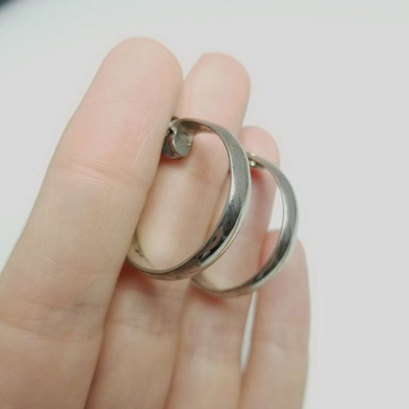 Vintage Hoop Clip On Earrings, Silver Tone Minimal Design Classic, Estate - Picture 3 of 6